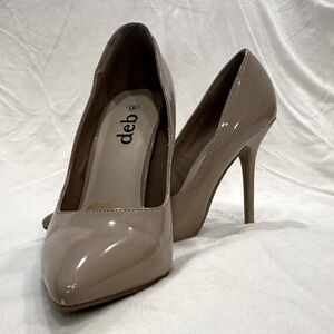 Nude Pumps